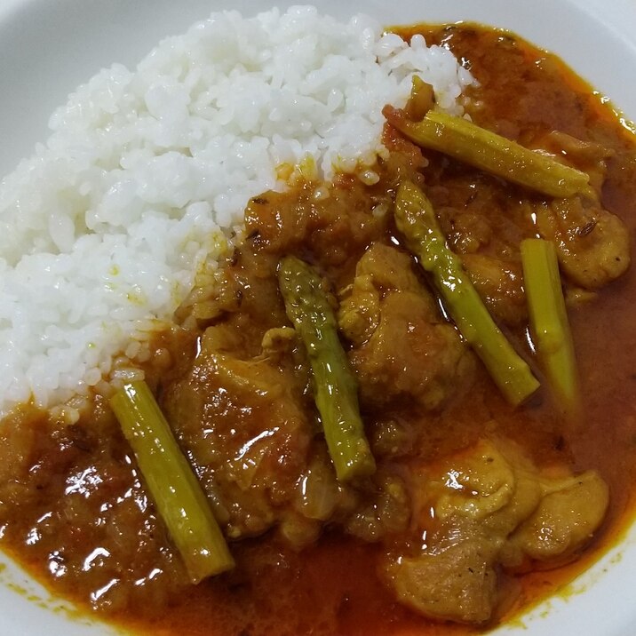 アスパラガスのチキンカレー